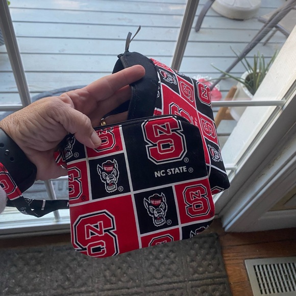 Wolfpack NC State team wristlet and matching change purse NWOT - Picture 2 of 3
